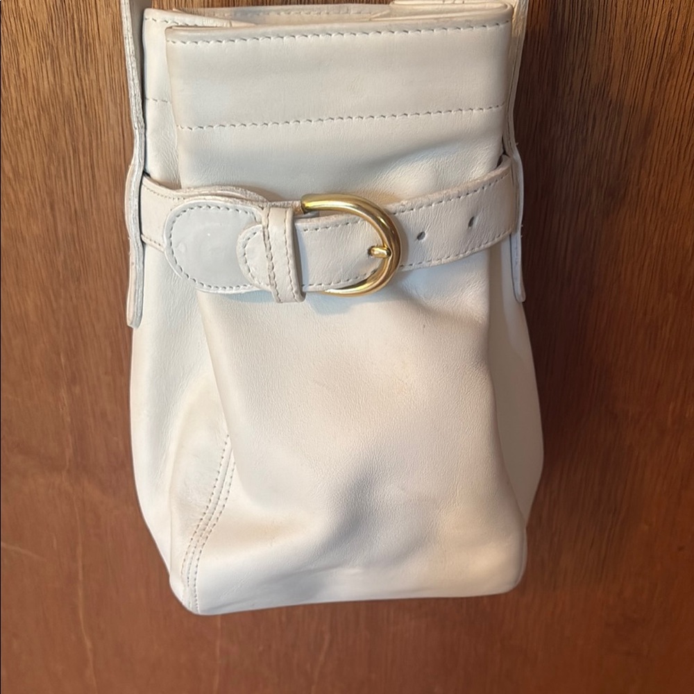 Genuine leather Chic White Crossbody Bag with Sleek Design